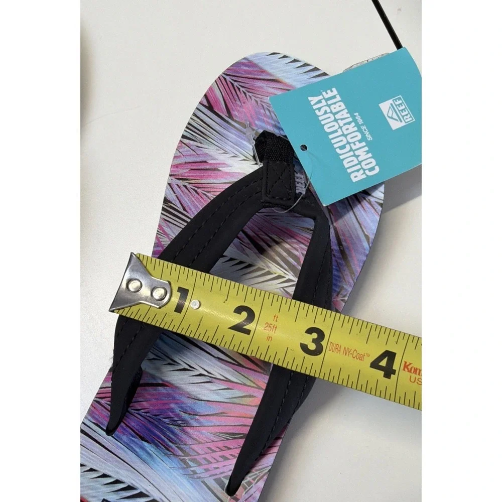 NWT Reef Kid's AHI‎ Flip Flop Size 5 Palm Fronds Tropical Purple Pink Blue Logo